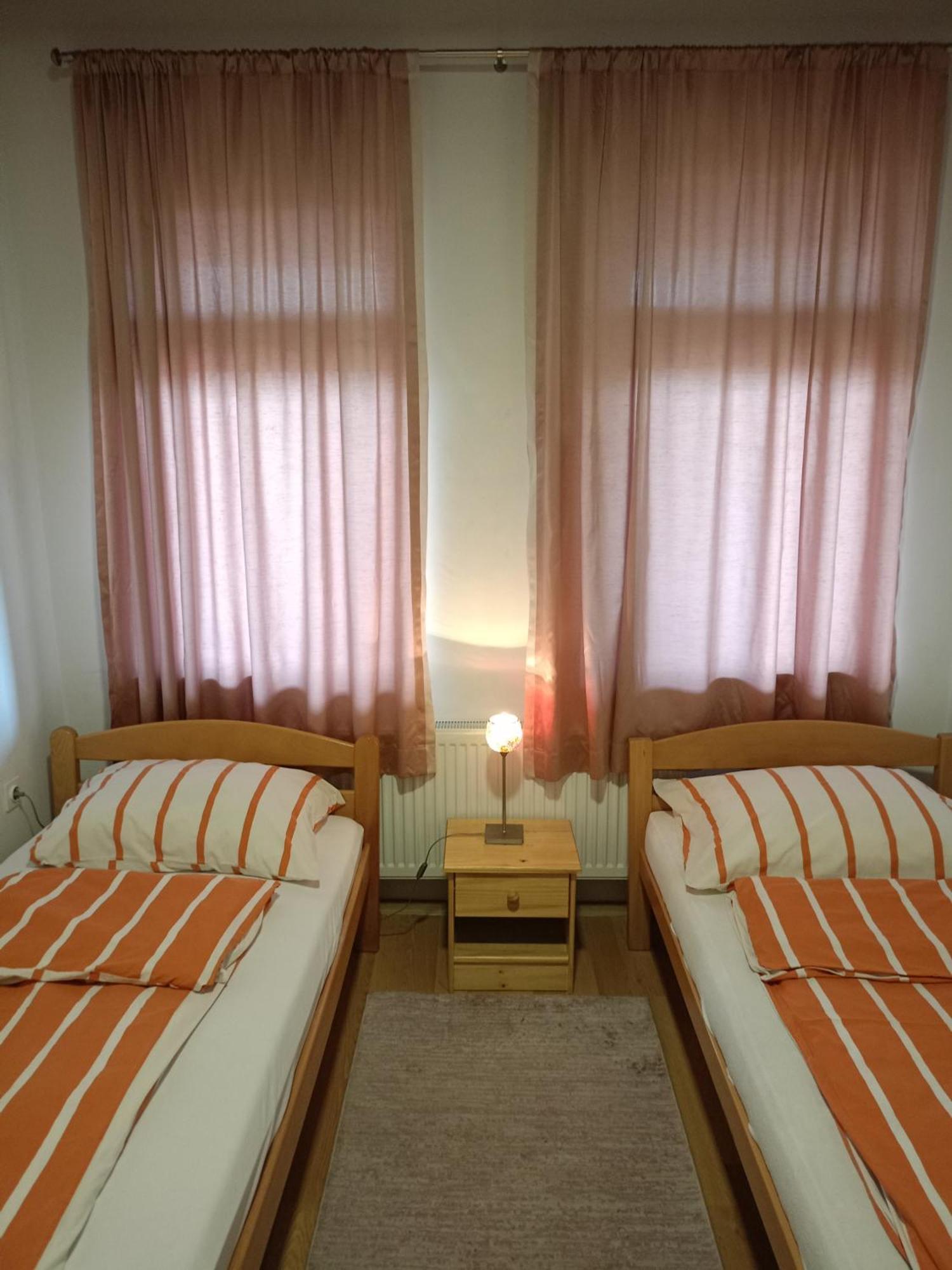 Apartment And Rooms"Tabasnice"Tuzla Centar Екстериор снимка